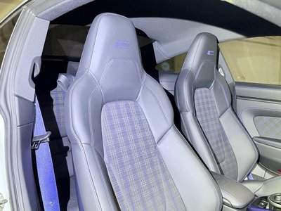 PORSCHE 911 CARRERA T - 6