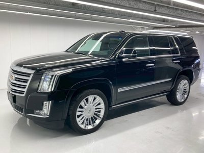 CADILLAC ESCALADE - 1