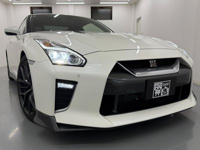 NISSAN GT-R - 1