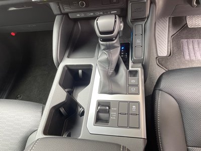 صورة مصغرة 18 لـ 2025 Toyota LAND CRUISER 250