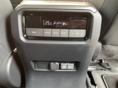 صورة مصغرة 19 لـ 2025 Toyota LAND CRUISER 250