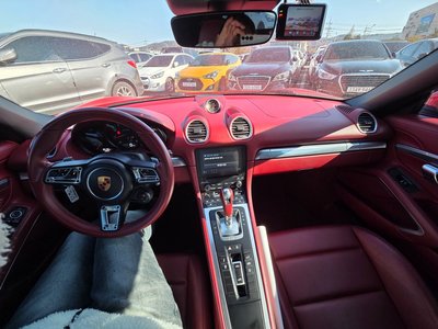 PORSCHE 718 BOXSTER - 3