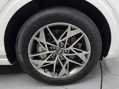 صورة 8 لـ 2022 Genesis GV70