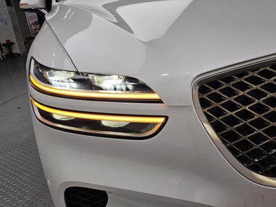 صورة 9 لـ 2022 Genesis GV70