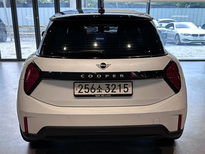 صورة 3 لـ 2024 MINI COOPER S