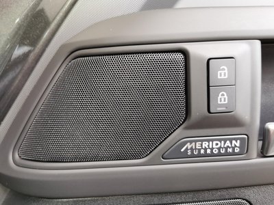 LAND ROVER DEFENDER - 8