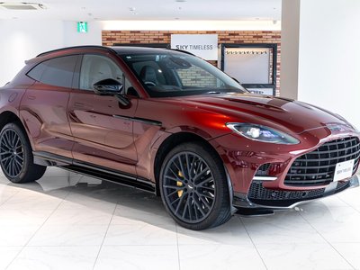 ASTON MARTIN DBX - 1