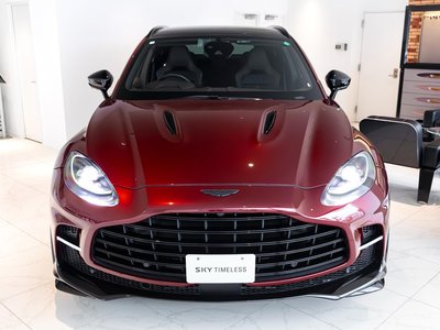 ASTON MARTIN DBX - 8