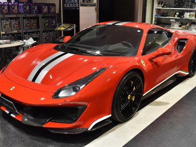 FERRARI 488 PISTA - 8