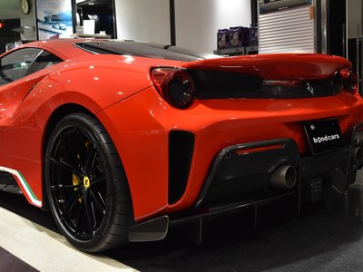 FERRARI 488 PISTA - 10