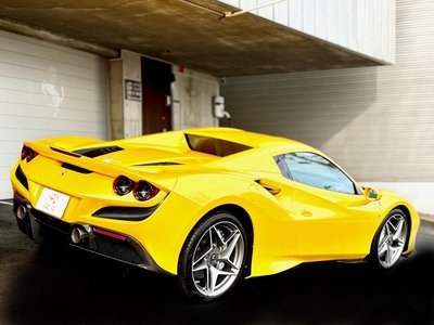 صورة 10 لـ 2021 Ferrari F8 SPIDER