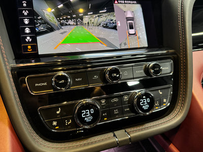 BENTLEY BENTAYGA - 10