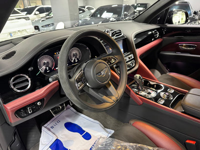 BENTLEY BENTAYGA - 3