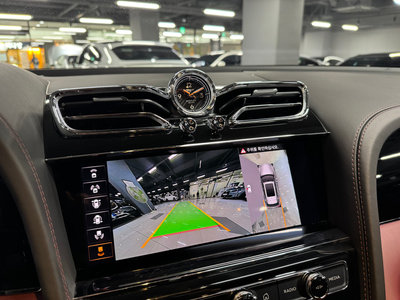 BENTLEY BENTAYGA - 9