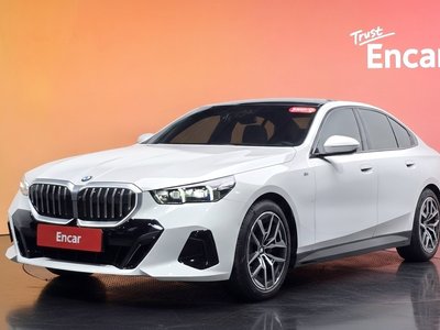 صورة 1 لـ 2023 BMW 5 SERIES