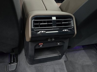 صورة مصغرة 28 لـ 2023 BMW 5 SERIES