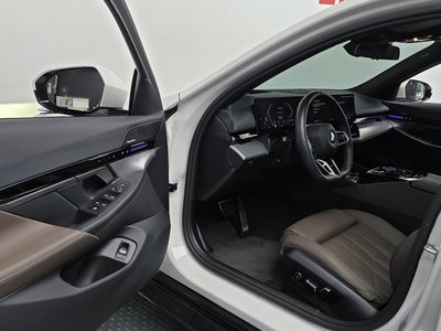 صورة مصغرة 13 لـ 2023 BMW 5 SERIES
