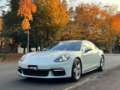 PORSCHE PANAMERA