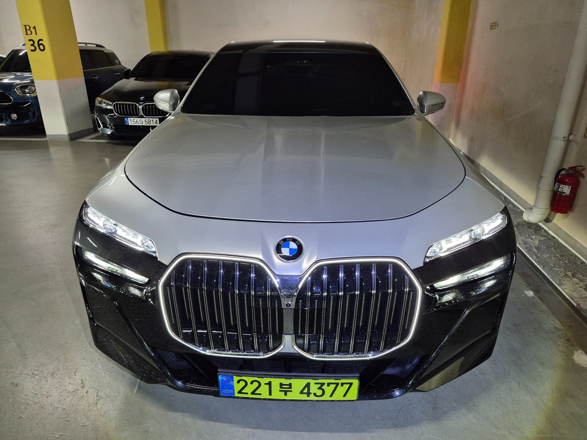 BMW 7 SERIES - View 1