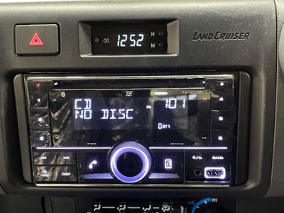 TOYOTA LAND CRUISER 70 - 2