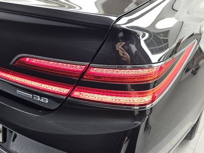 GENESIS G90 - 10