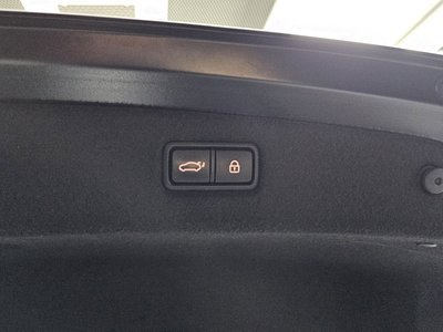 2019 Genesis G90 — миниатюра 33
