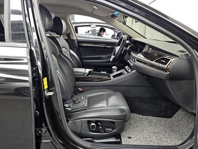 2019 Genesis G90 — миниатюра 17