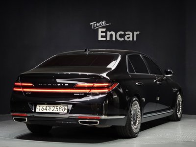GENESIS G90 - 3