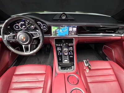 PORSCHE PANAMERA - 5