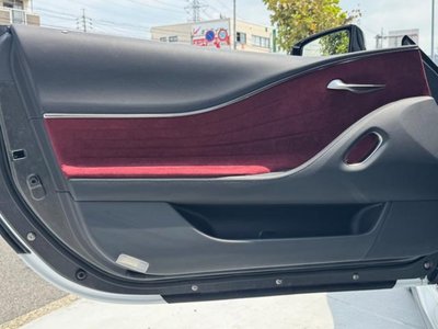 صورة 24 لـ 2017 Lexus LC