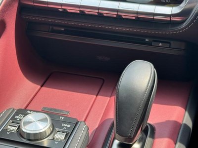 2017 Lexus LC — миниатюра 11