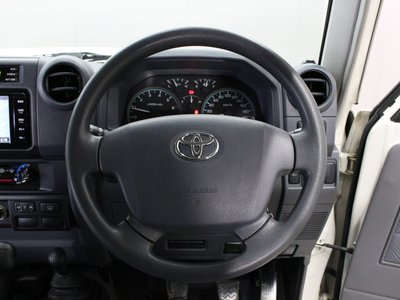 2014 Toyota LAND CRUISER 70 缩略图 30