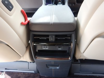2024 Toyota ALPHARD 缩略图 32