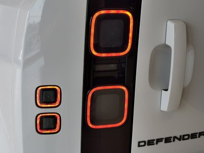 2025 LAND Rover DEFENDER 缩略图 32