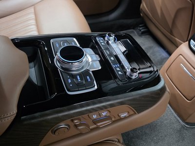 2020 Genesis G90 缩略图 17