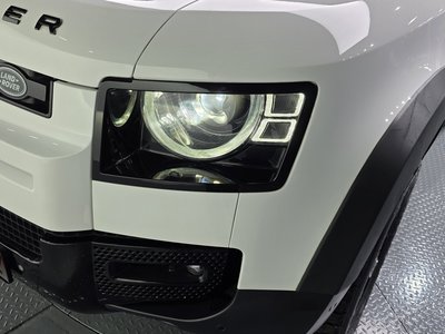 LAND ROVER DEFENDER - 9