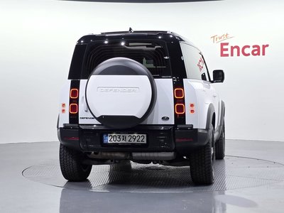 LAND ROVER DEFENDER - 4
