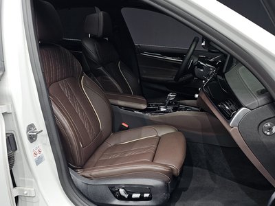 صورة مصغرة 11 لـ 2022 BMW 5 SERIES
