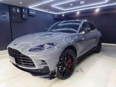 2026 Aston Martin DBX 照片 1
