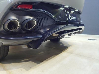 2026 Aston Martin DBX 照片 15