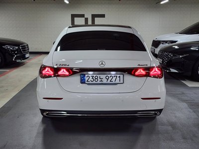 MERCEDES-BENZ E-CLASS - 3