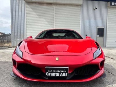 FERRARI F8 - 2