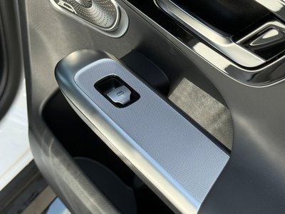 2025 Mercedes-BENZ GLC AMG — миниатюра 40