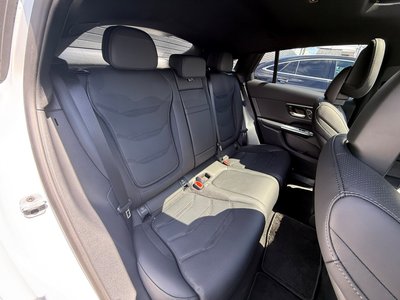 صورة 8 لـ 2025 Mercedes-BENZ GLC AMG