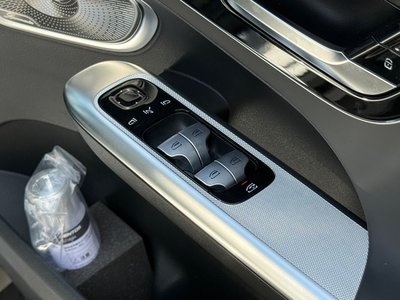 2025 Mercedes-BENZ GLC AMG — миниатюра 32