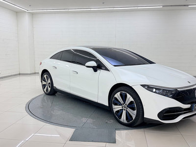 MERCEDES-BENZ EQS - 4