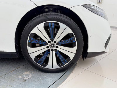 MERCEDES-BENZ EQS - 9