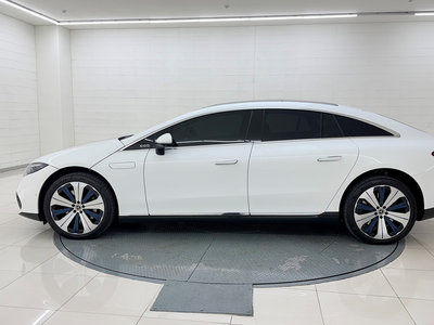 MERCEDES-BENZ EQS - 5