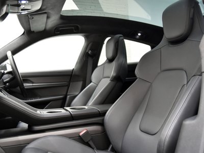 PORSCHE TAYCAN - 9