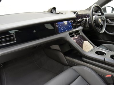 PORSCHE TAYCAN - 10